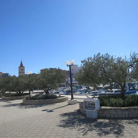 Josip-5 By Interhome Трибунь